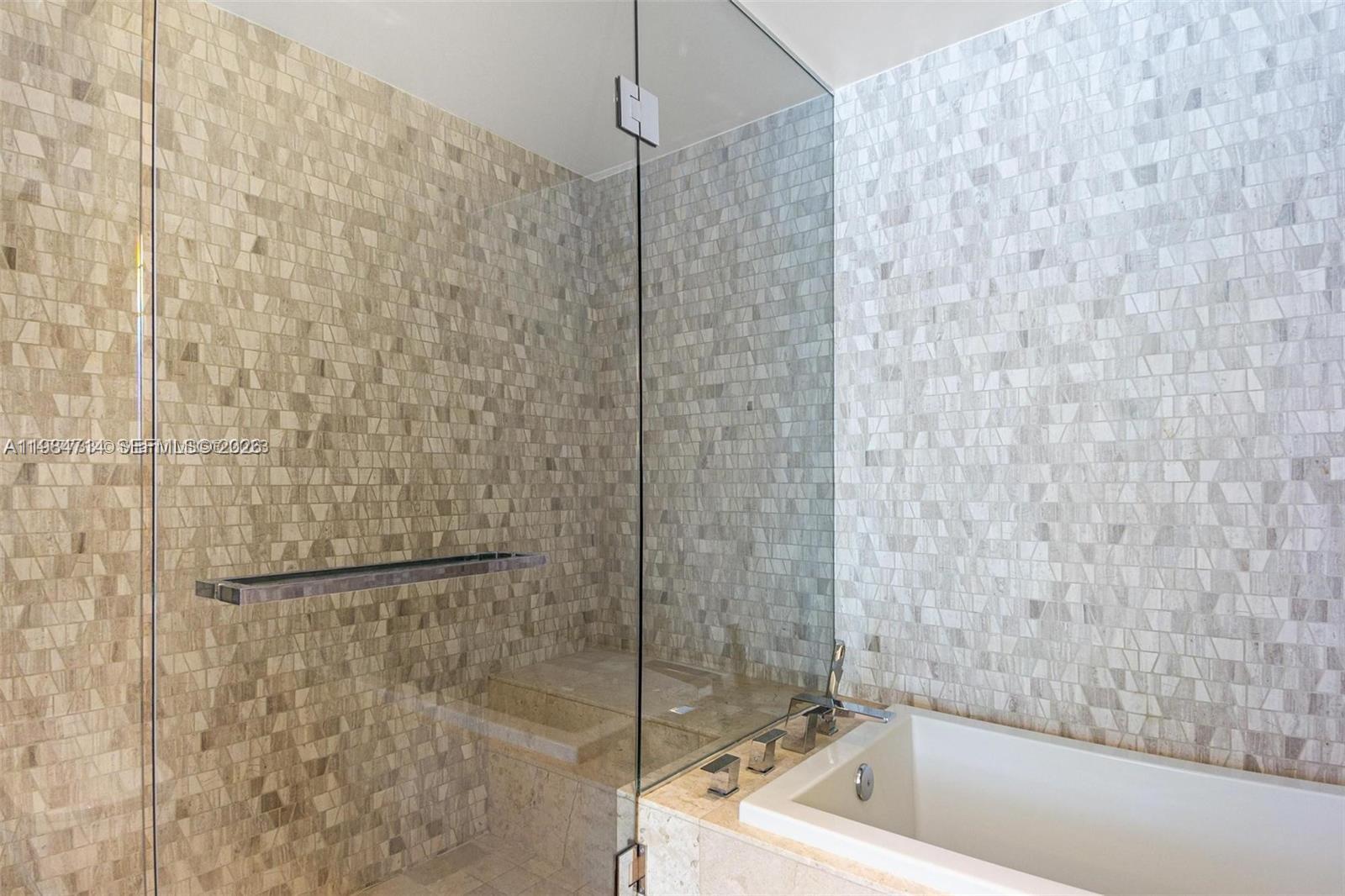 REACH CONDO - Residential