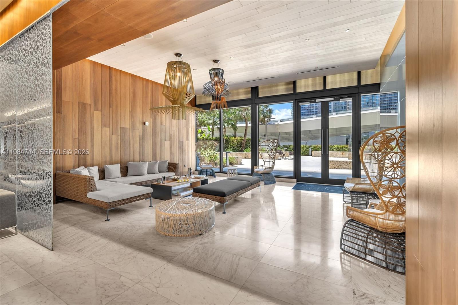 REACH CONDO - Residential