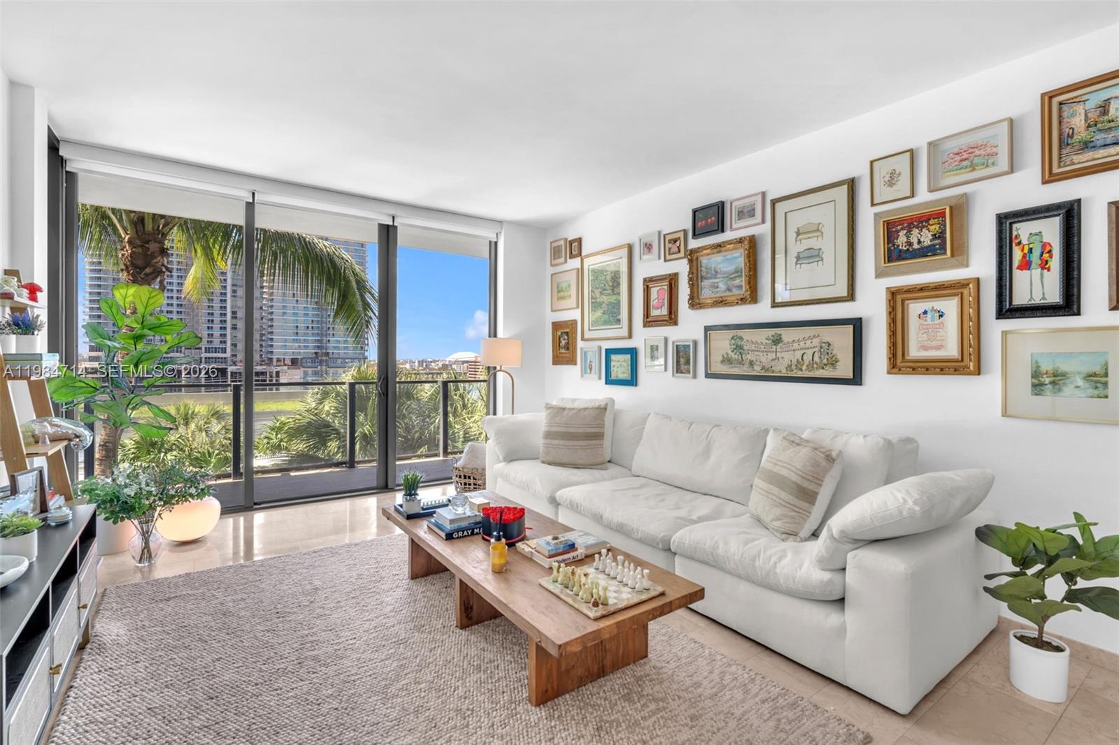 REACH CONDO - Residential