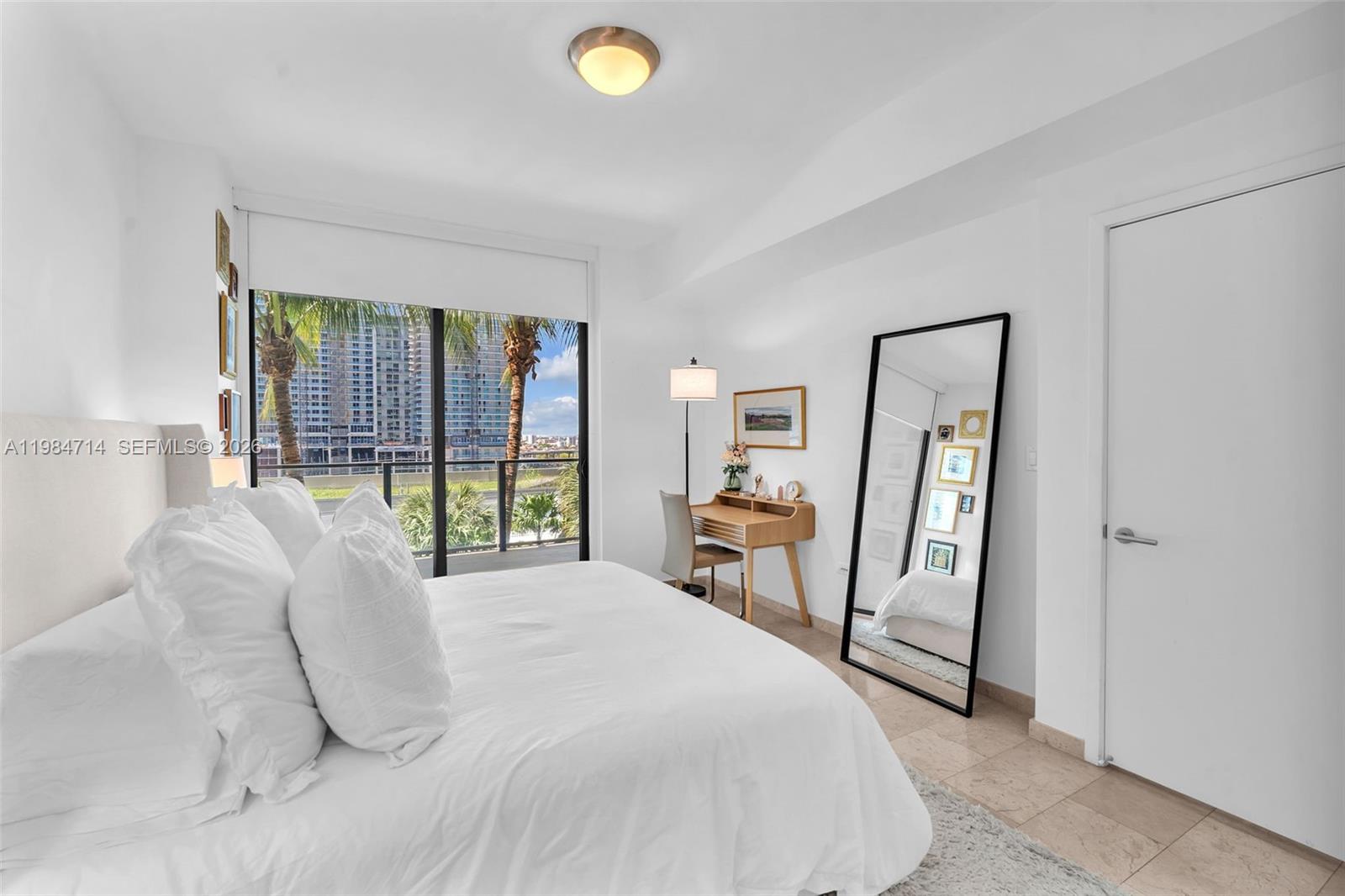 REACH CONDO - Residential