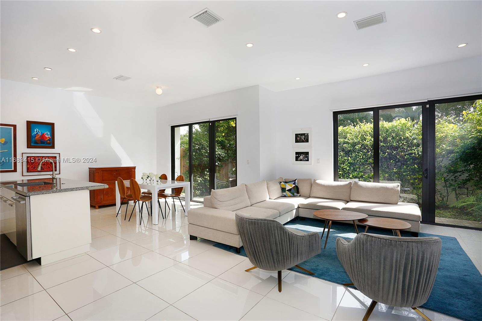 HIDEAWAY COVE CONDOMINIUM - Residential Lease