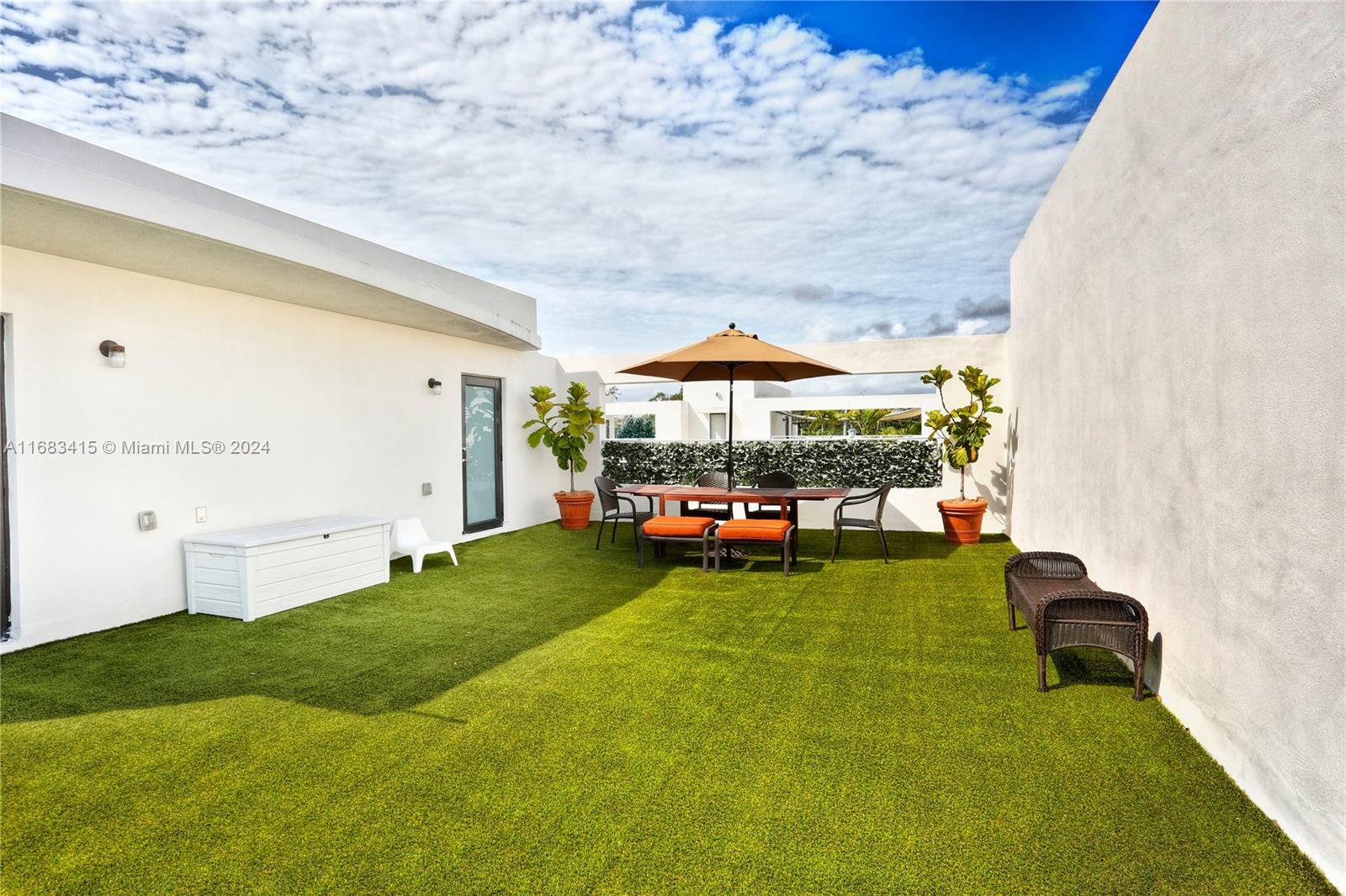 HIDEAWAY COVE CONDOMINIUM - Residential Lease