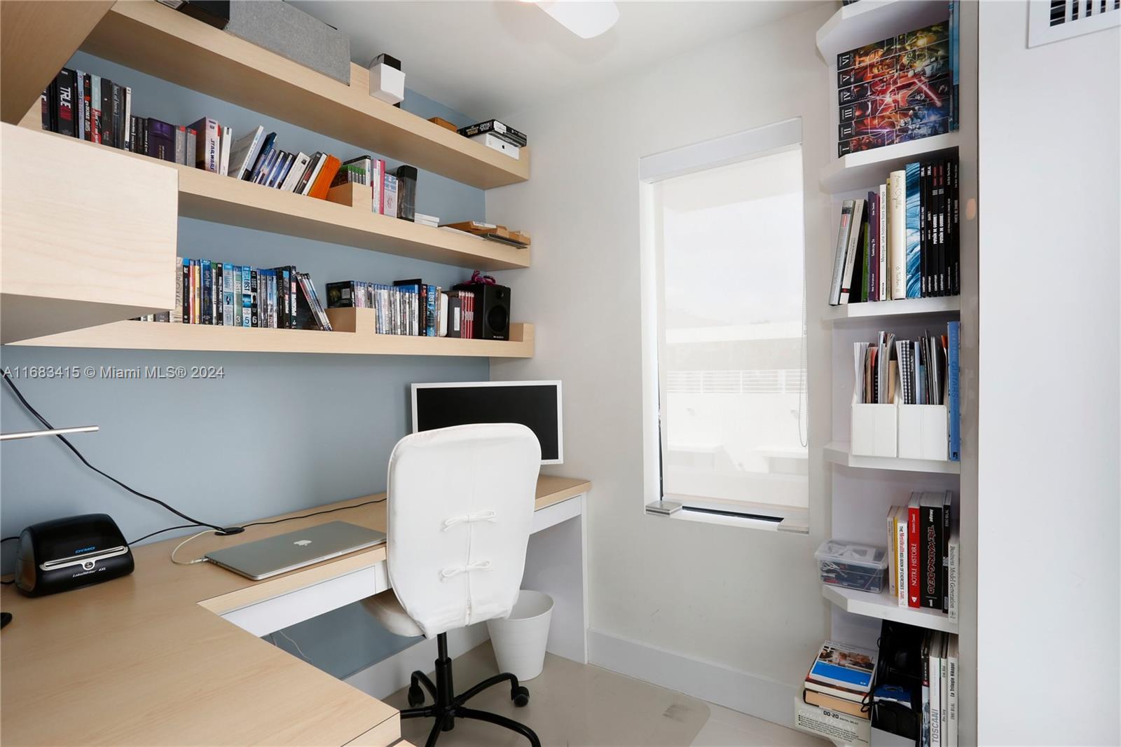 HIDEAWAY COVE CONDOMINIUM - Residential Lease