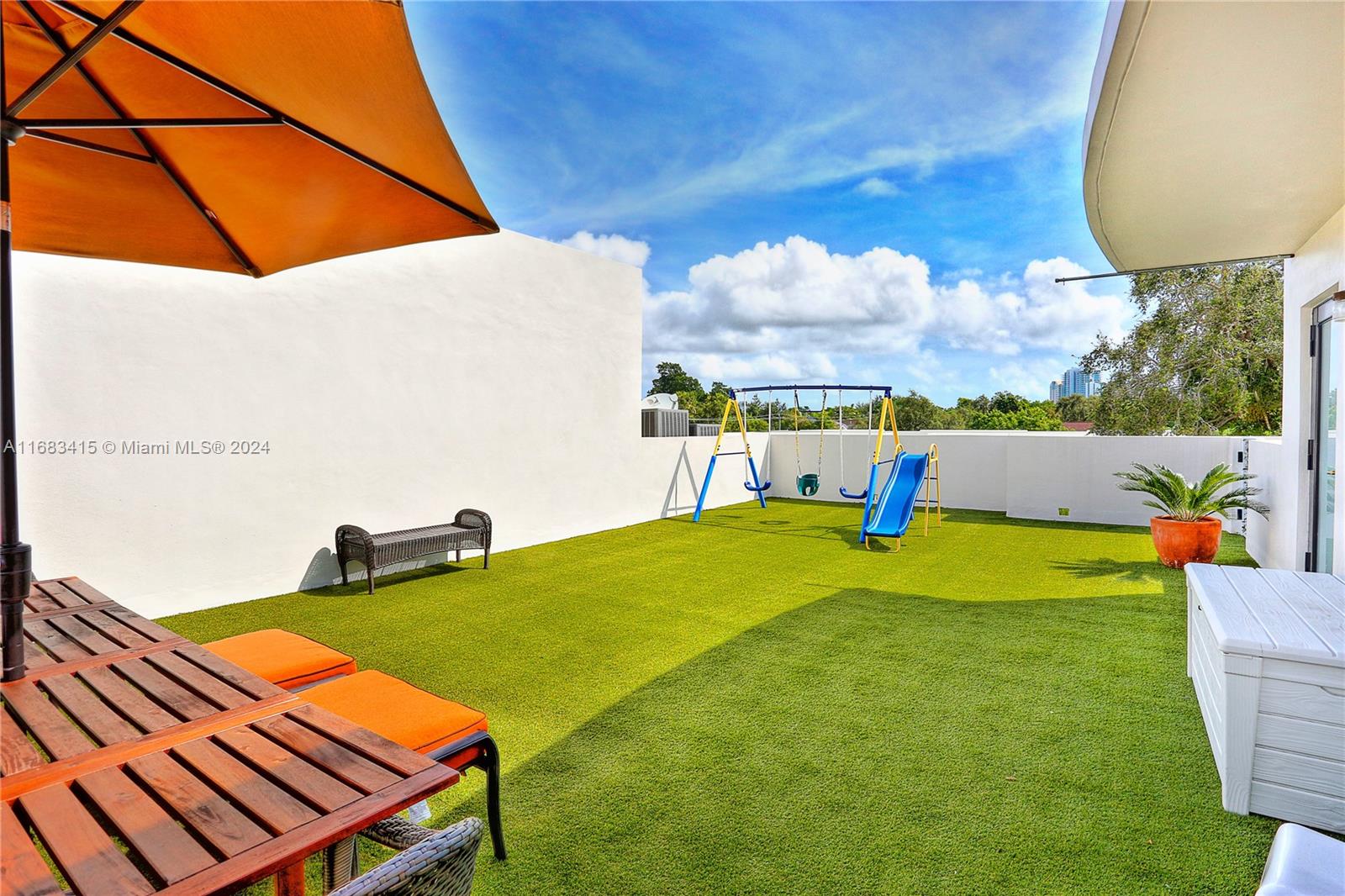 HIDEAWAY COVE CONDOMINIUM - Residential Lease