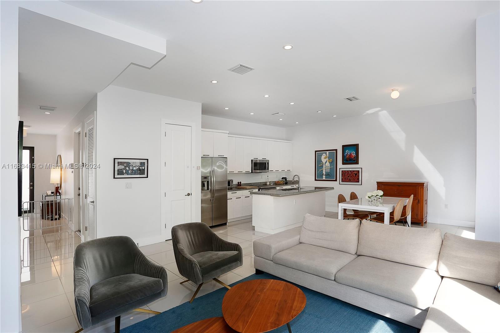 HIDEAWAY COVE CONDOMINIUM - Residential Lease