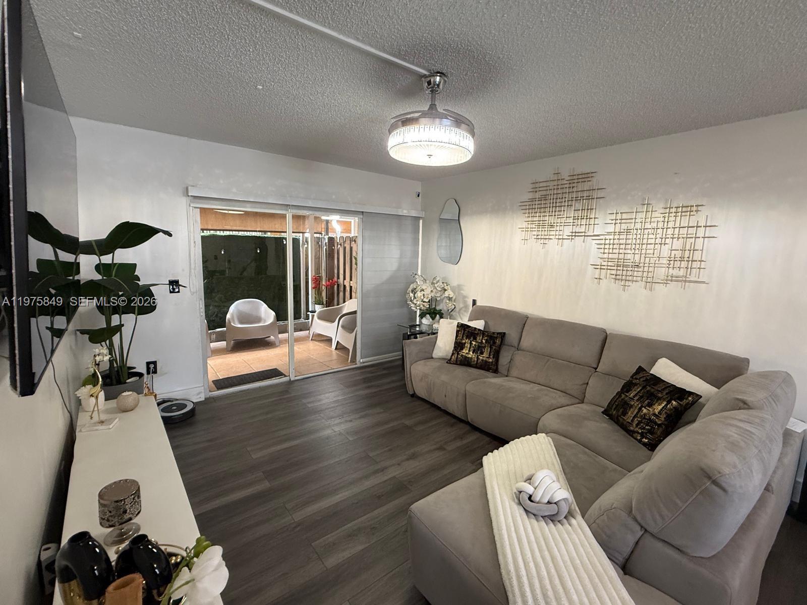 PASEO REAL CONDO - Residential