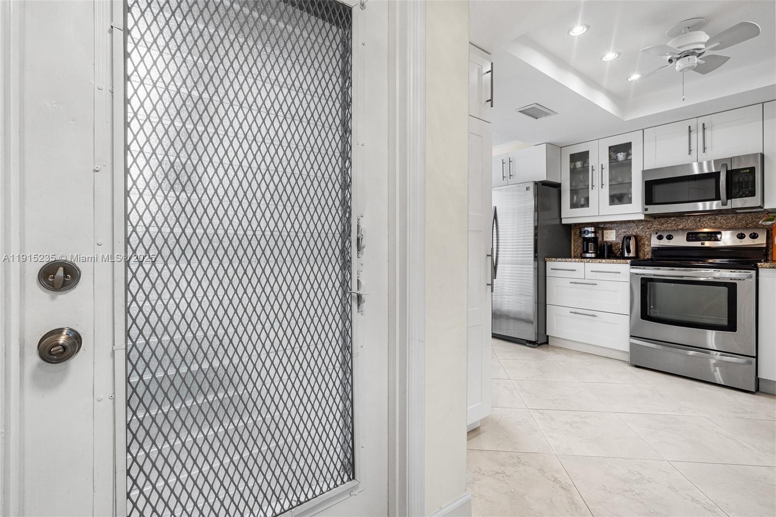 41 OF PALM SPRINGS 3 COND - Residential