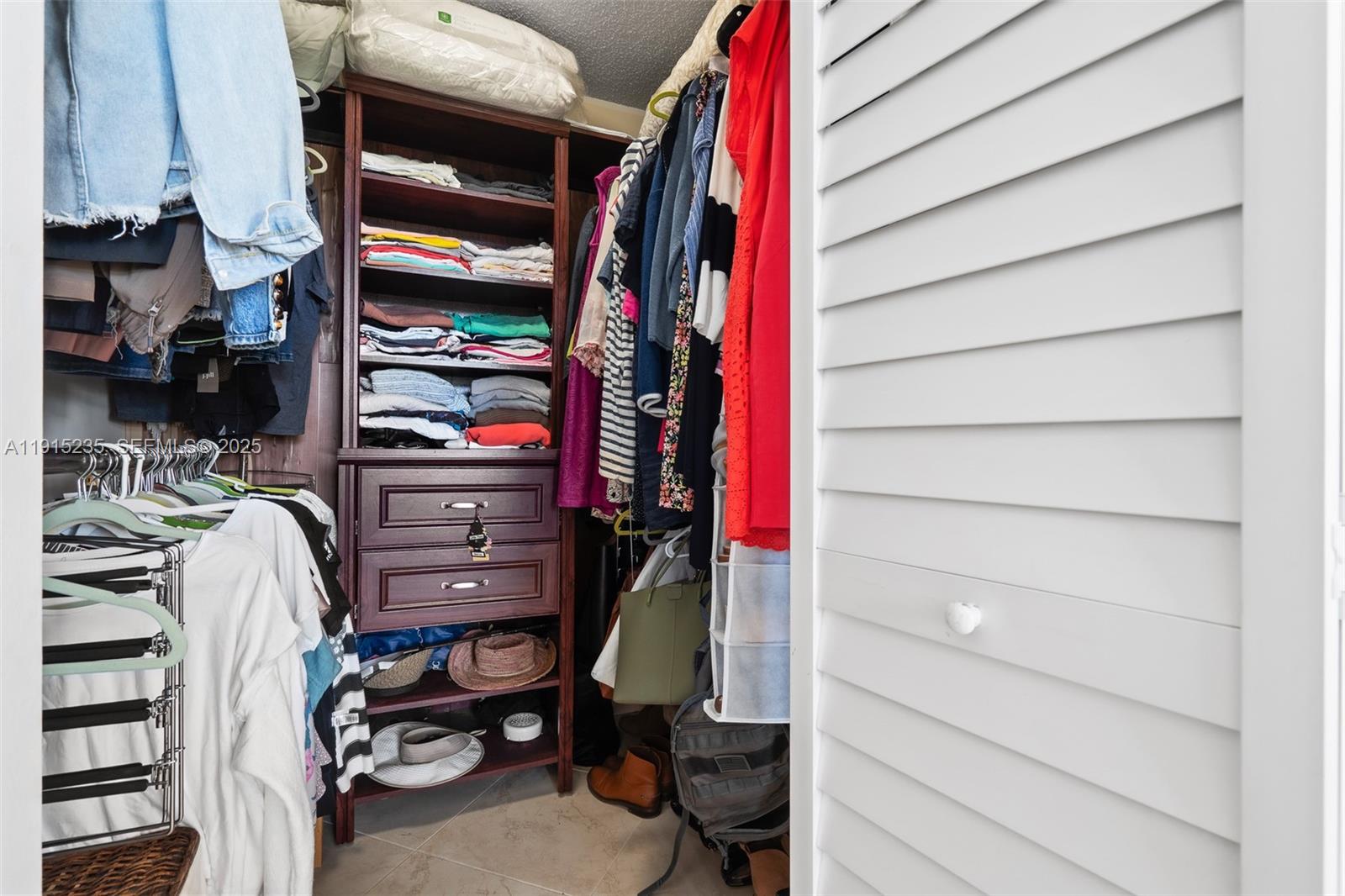 41 OF PALM SPRINGS 3 COND - Residential