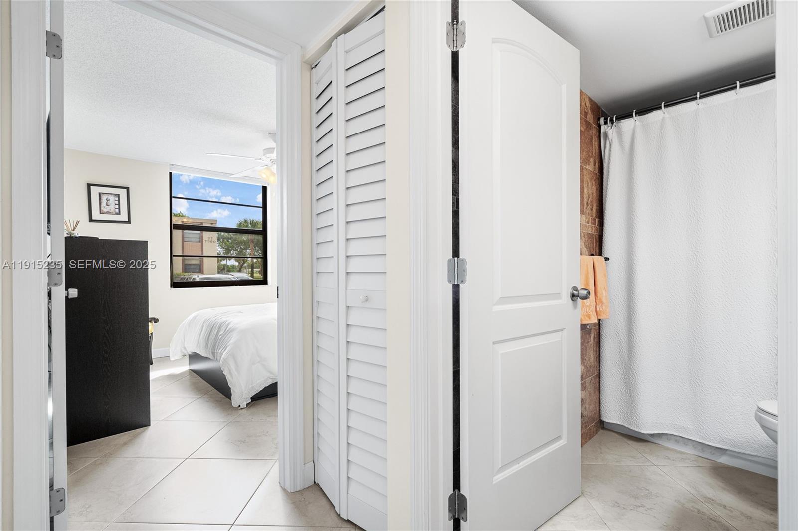 41 OF PALM SPRINGS 3 COND - Residential