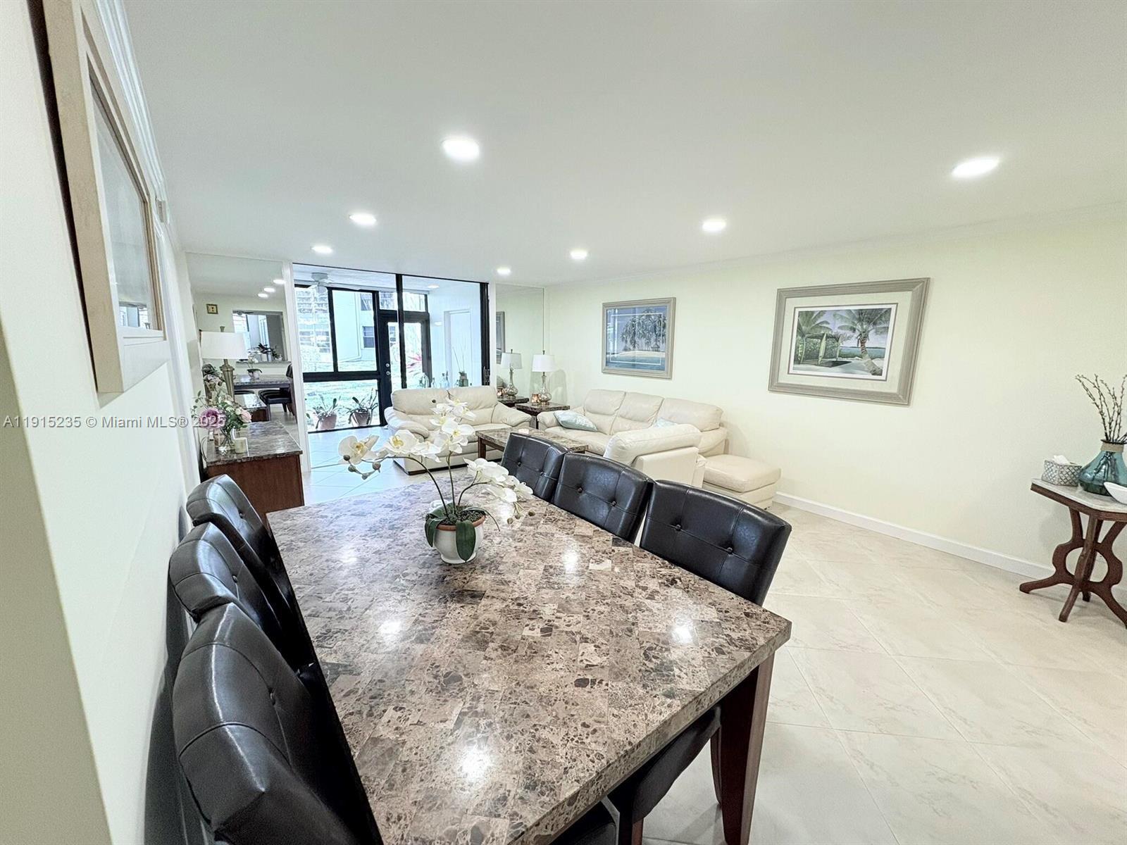 41 OF PALM SPRINGS 3 COND - Residential