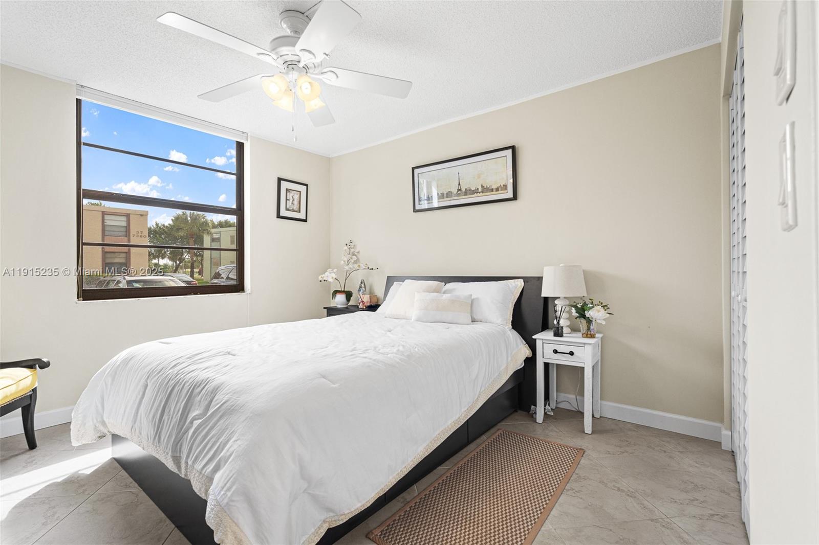 41 OF PALM SPRINGS 3 COND - Residential