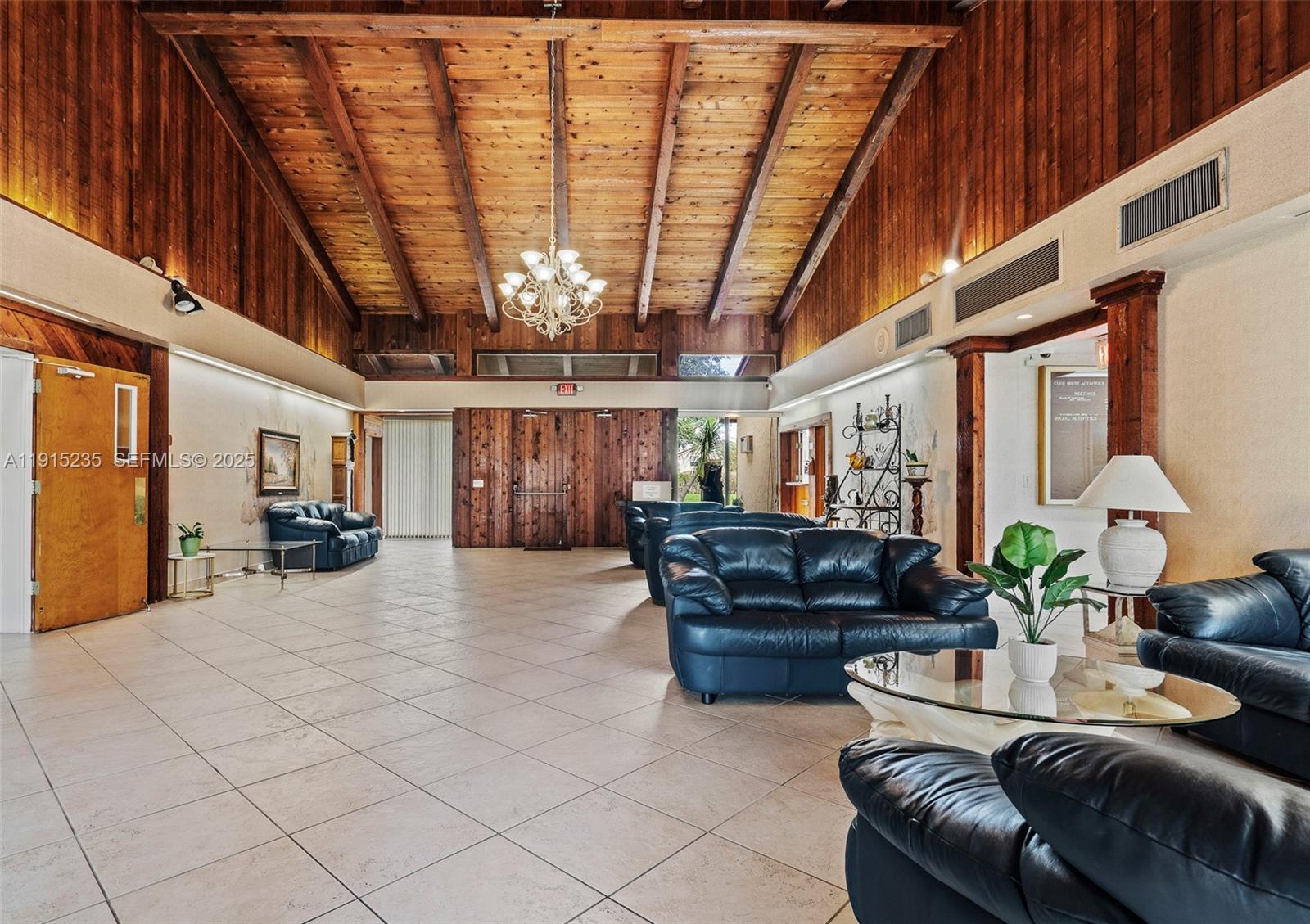 41 OF PALM SPRINGS 3 COND - Residential