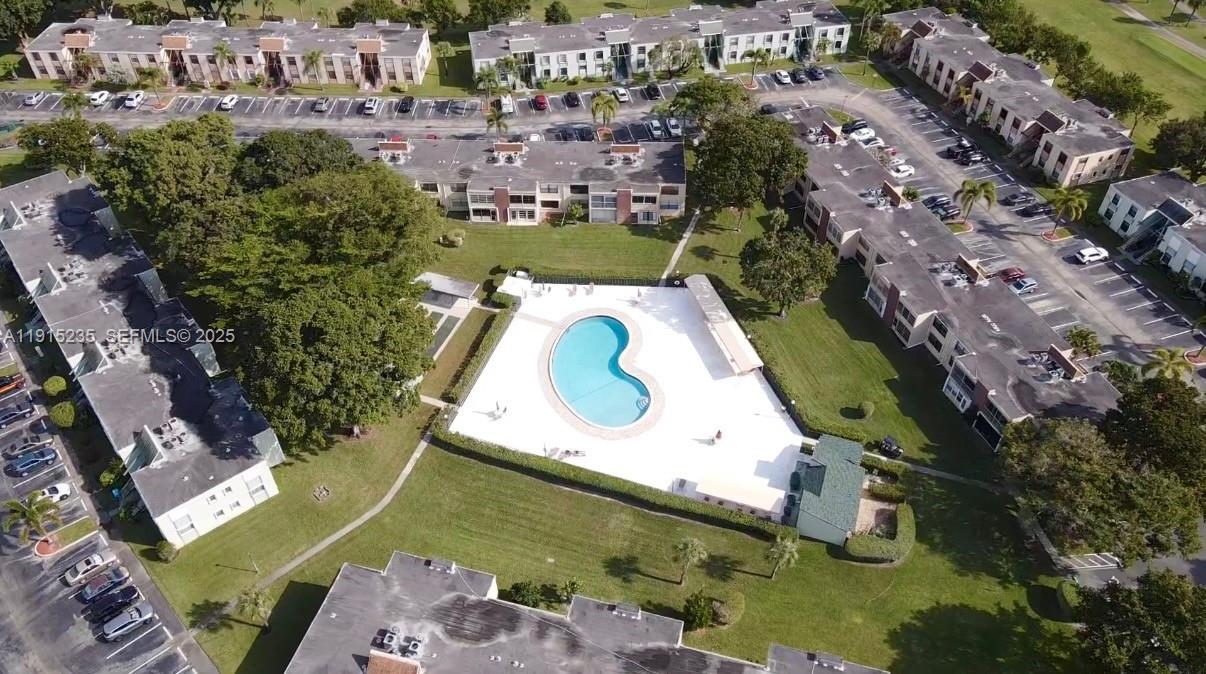 41 OF PALM SPRINGS 3 COND - Residential