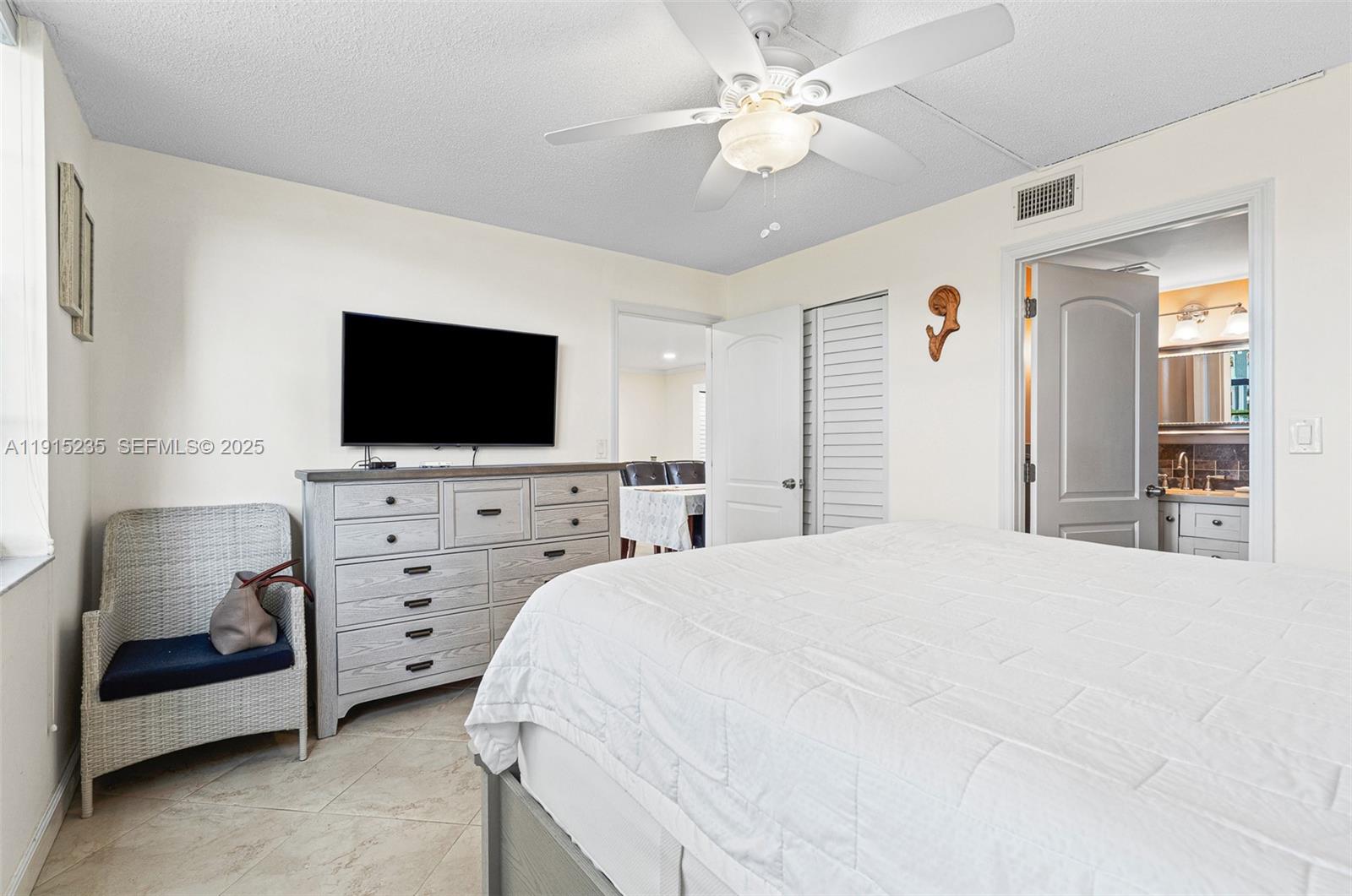 41 OF PALM SPRINGS 3 COND - Residential