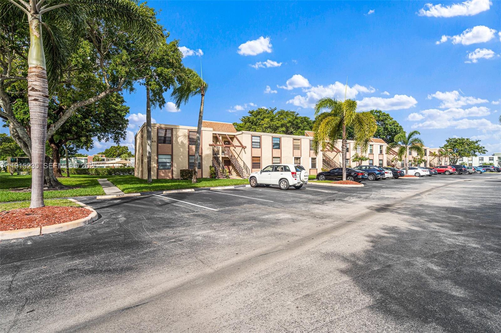 41 OF PALM SPRINGS 3 COND - Residential