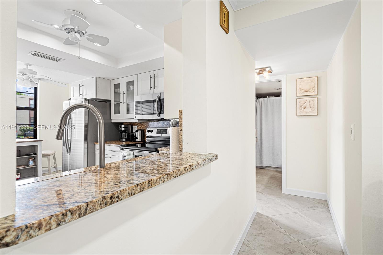 41 OF PALM SPRINGS 3 COND - Residential