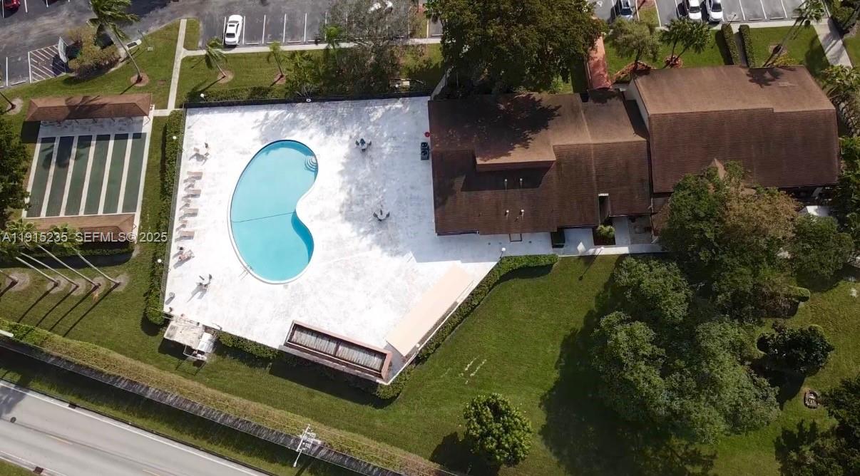 41 OF PALM SPRINGS 3 COND - Residential