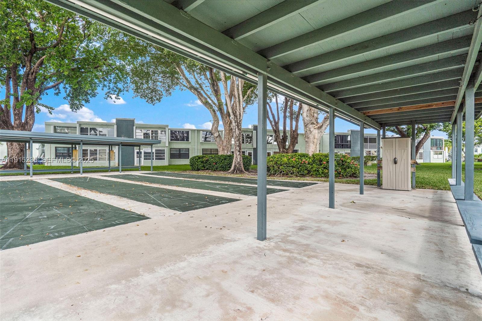 41 OF PALM SPRINGS 3 COND - Residential