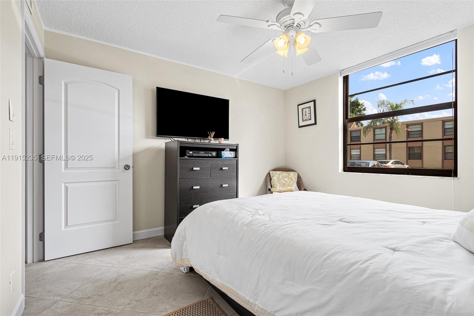 41 OF PALM SPRINGS 3 COND - Residential