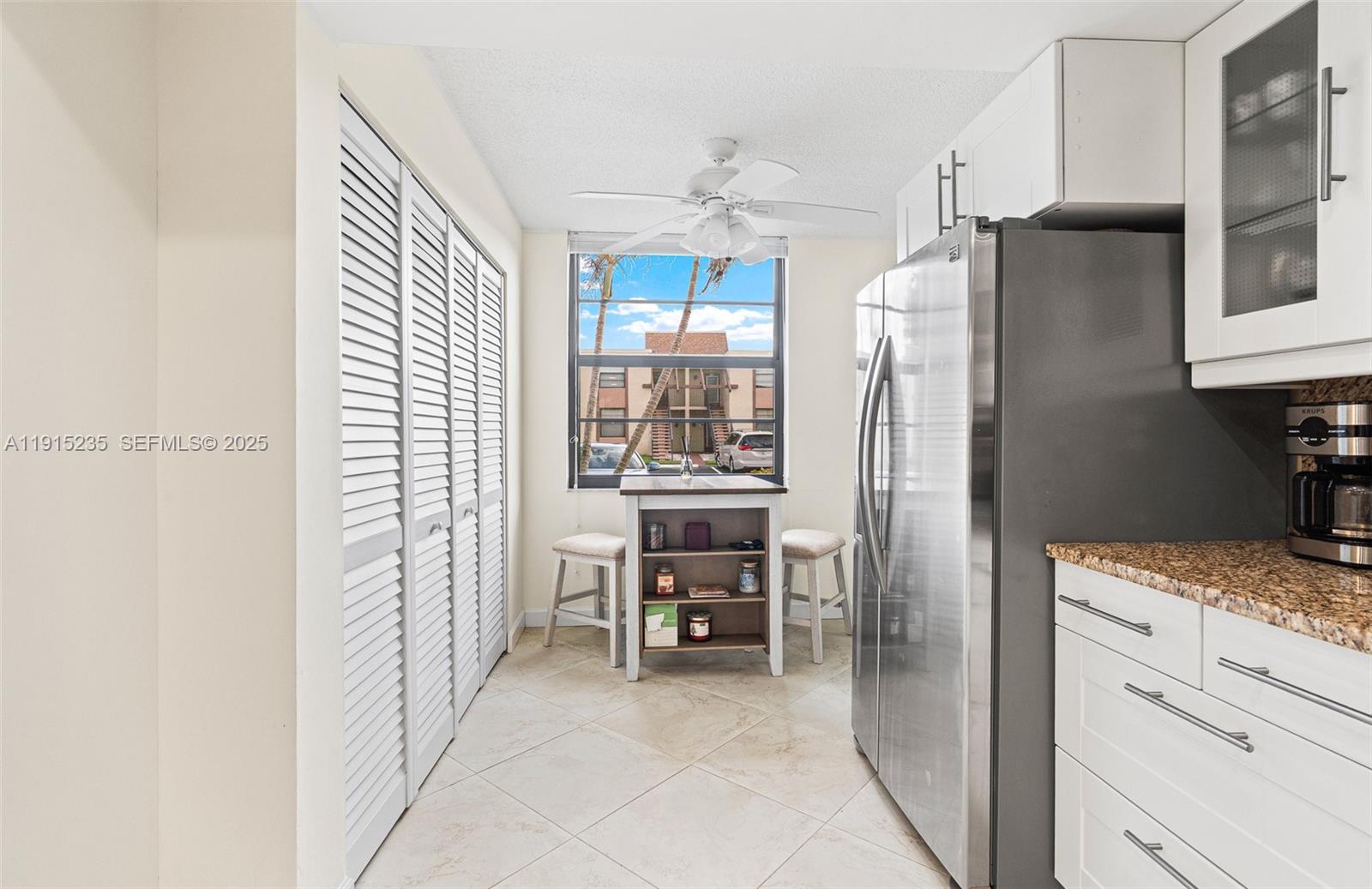 41 OF PALM SPRINGS 3 COND - Residential