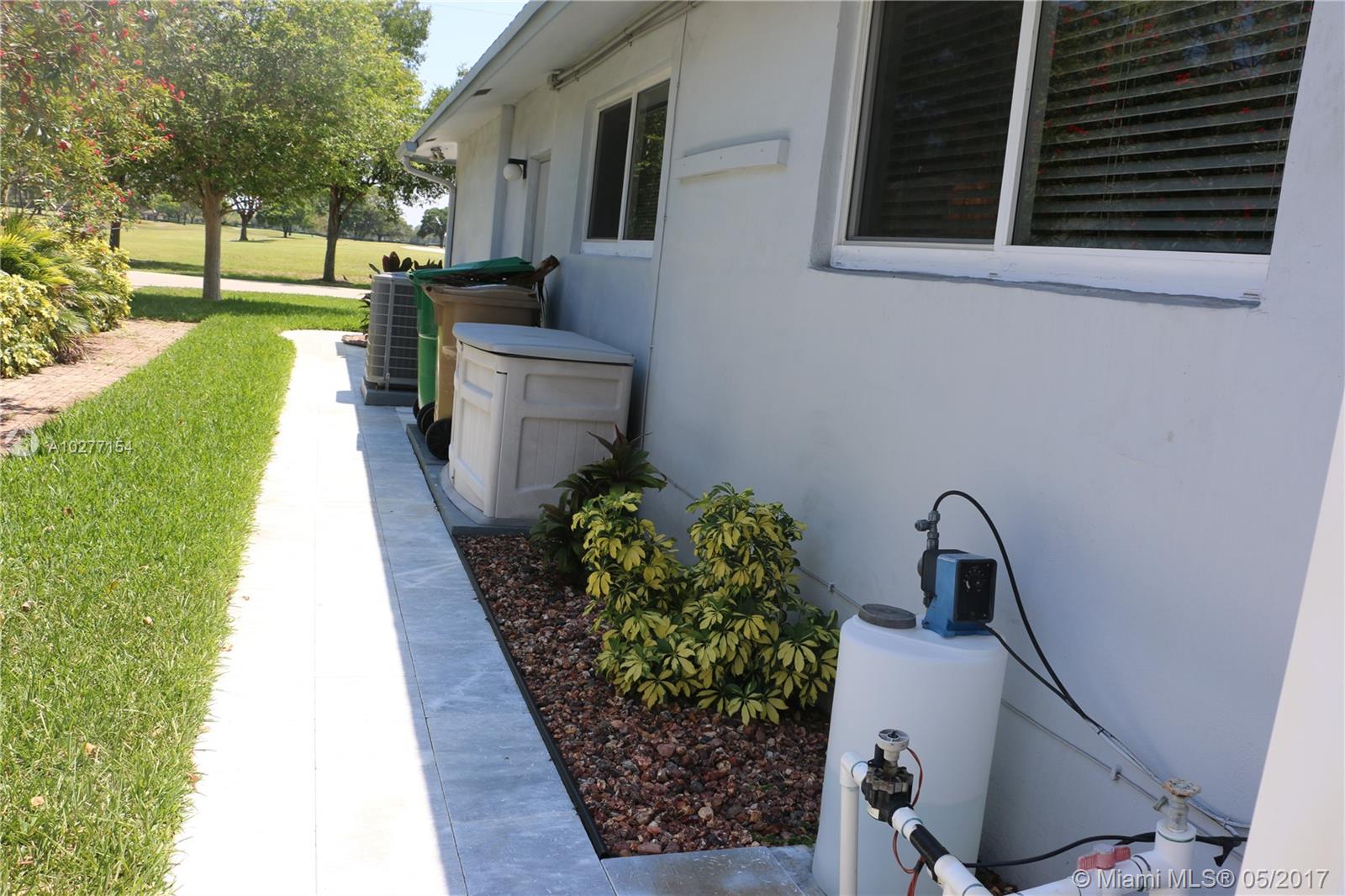 ARROWHEAD GOLF AND TENNIS - Residential