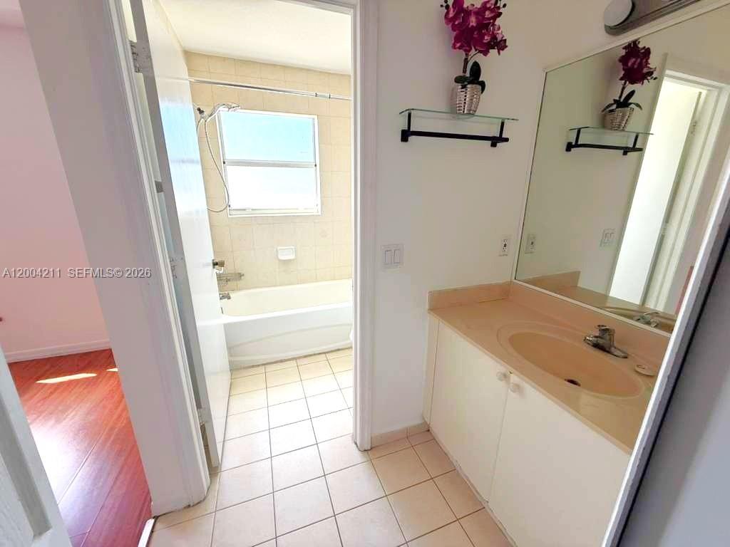 VENETIA GROVE - Residential