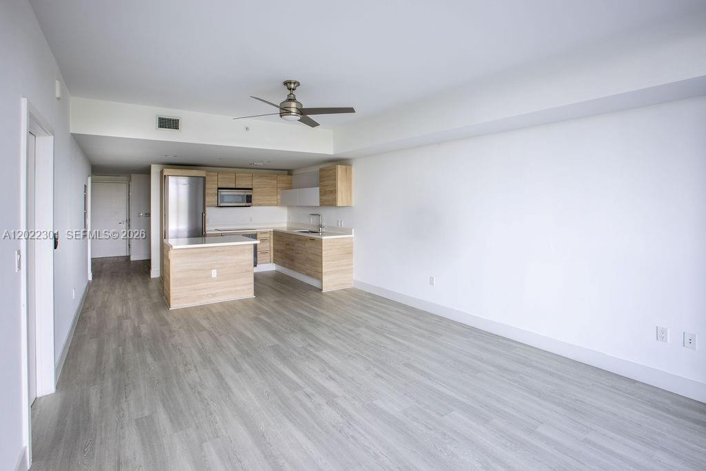 THE HARBOUR NORTH CONDO - Residential