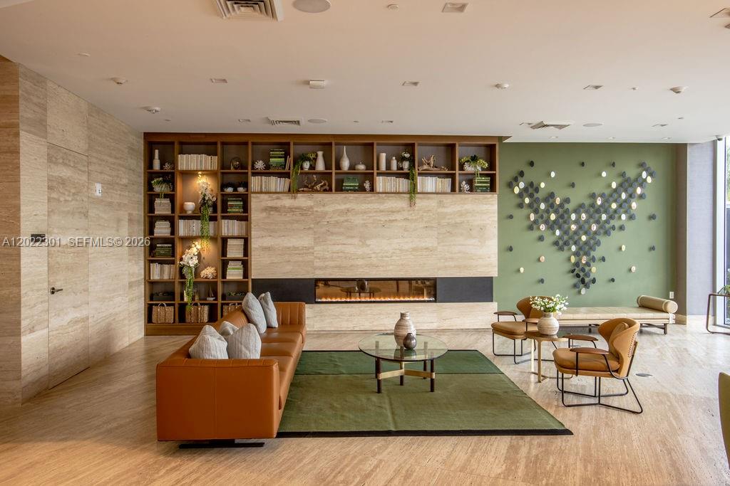 THE HARBOUR NORTH CONDO - Residential