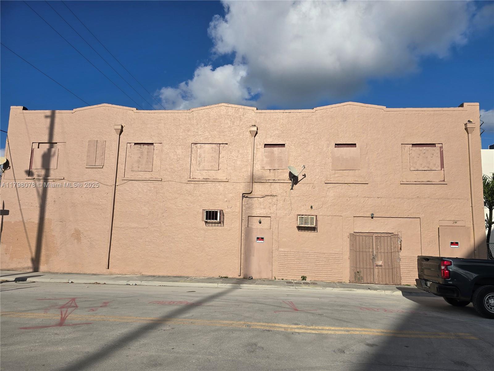 130 NW 14th St