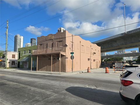 130 NW 14th St Miami FL 33136