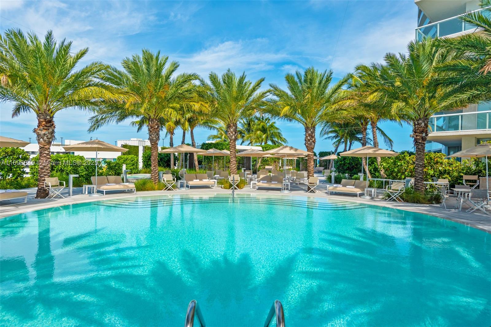ICON SOUTH BEACH CONDO - Residential