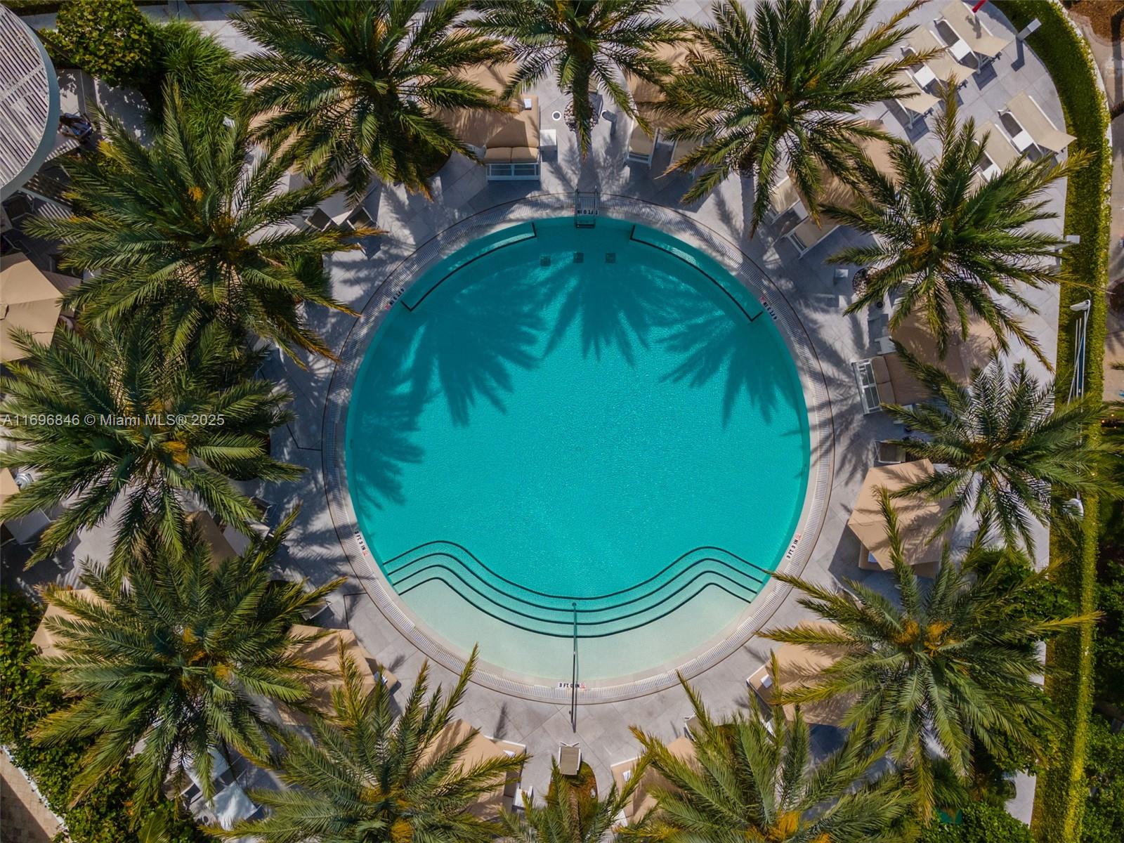 ICON SOUTH BEACH CONDO - Residential