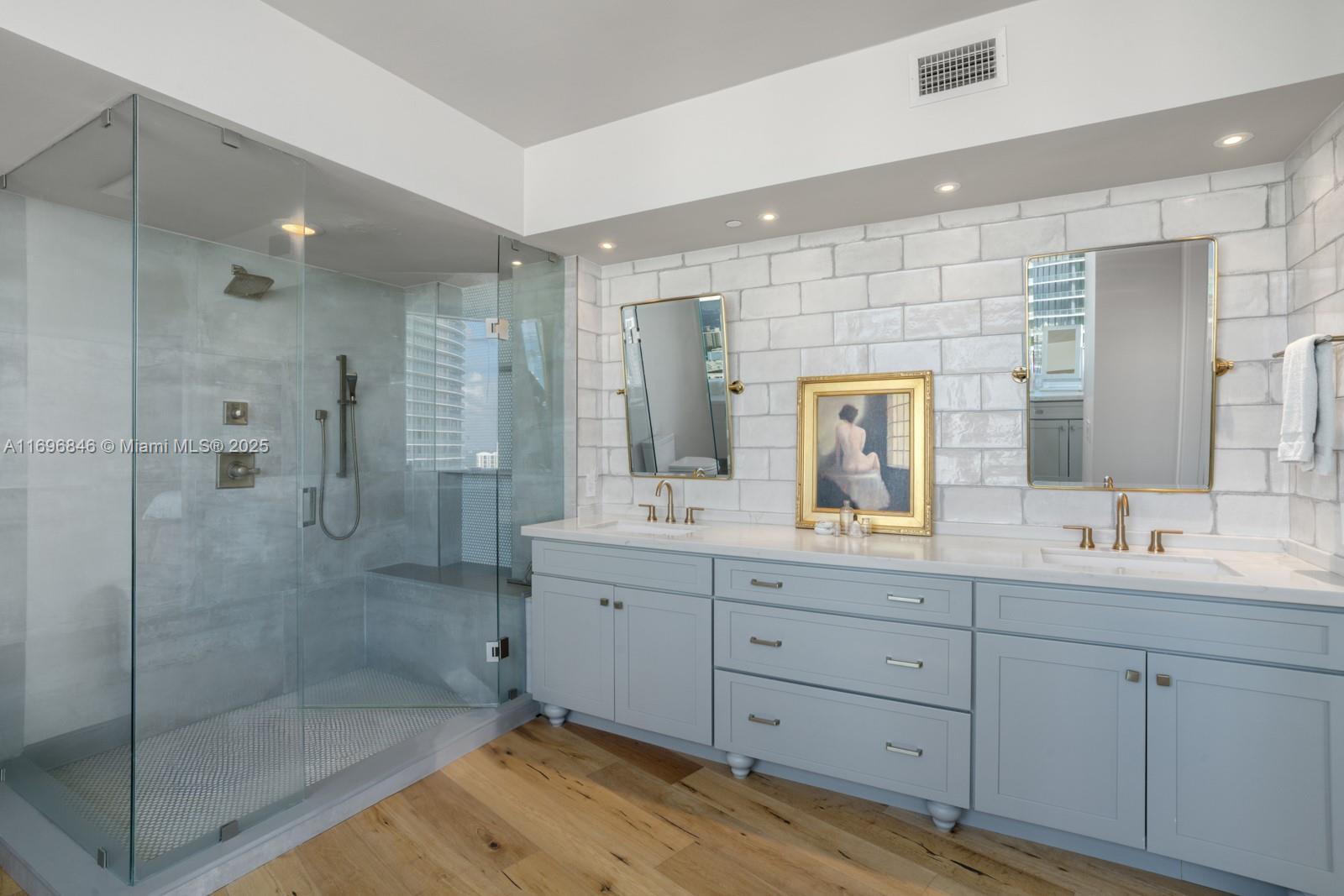 ICON SOUTH BEACH CONDO - Residential