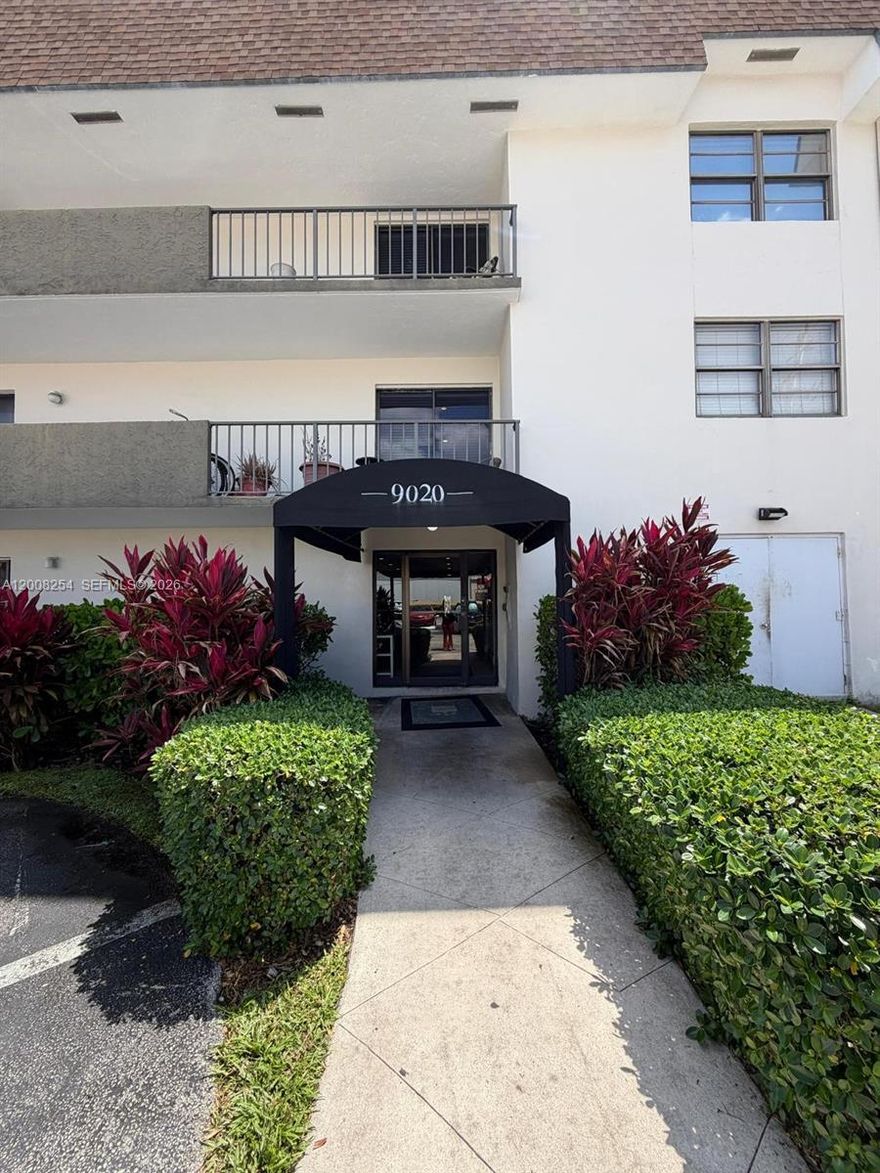Upgraded 2-bedroom, 2-bath first-floor condo with direct pool and garden views and immediate access from your patio. Located in desirable Miami Shores just off Biscayne Boulevard, minutes from Biscayne Bay, walking distance to Publix, and Shore Square Plaza.
Interior features include a spacious primary suite with a large walk-in closet, updated kitchen and bathrooms, and an in-unit washer and dryer. Miami Shores Condominium is a boutique community with two separate buildings, offering a more private, residential feel.
Easy to show—schedule through Showing Assist or text listing agent. 24-hour notice required.
“Seller is a licensed real estate broker in the State of Florida.”