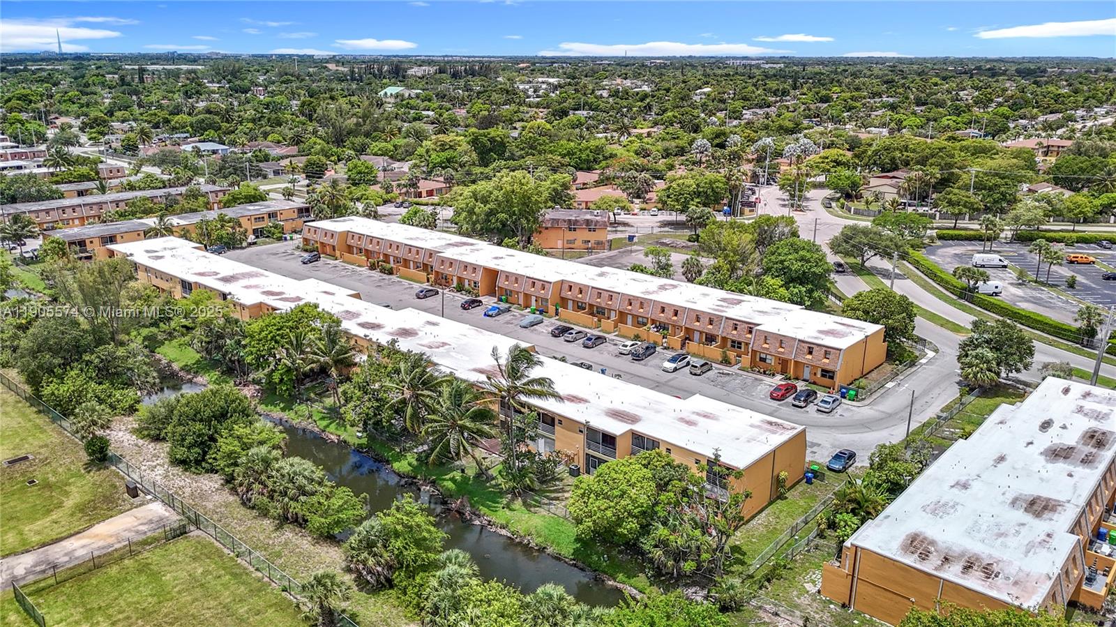 SUNRISE TOWNE PREFERRED 3 - Residential Lease