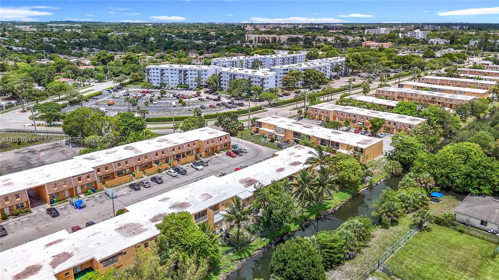 SUNRISE TOWNE PREFERRED 3 - Residential Lease