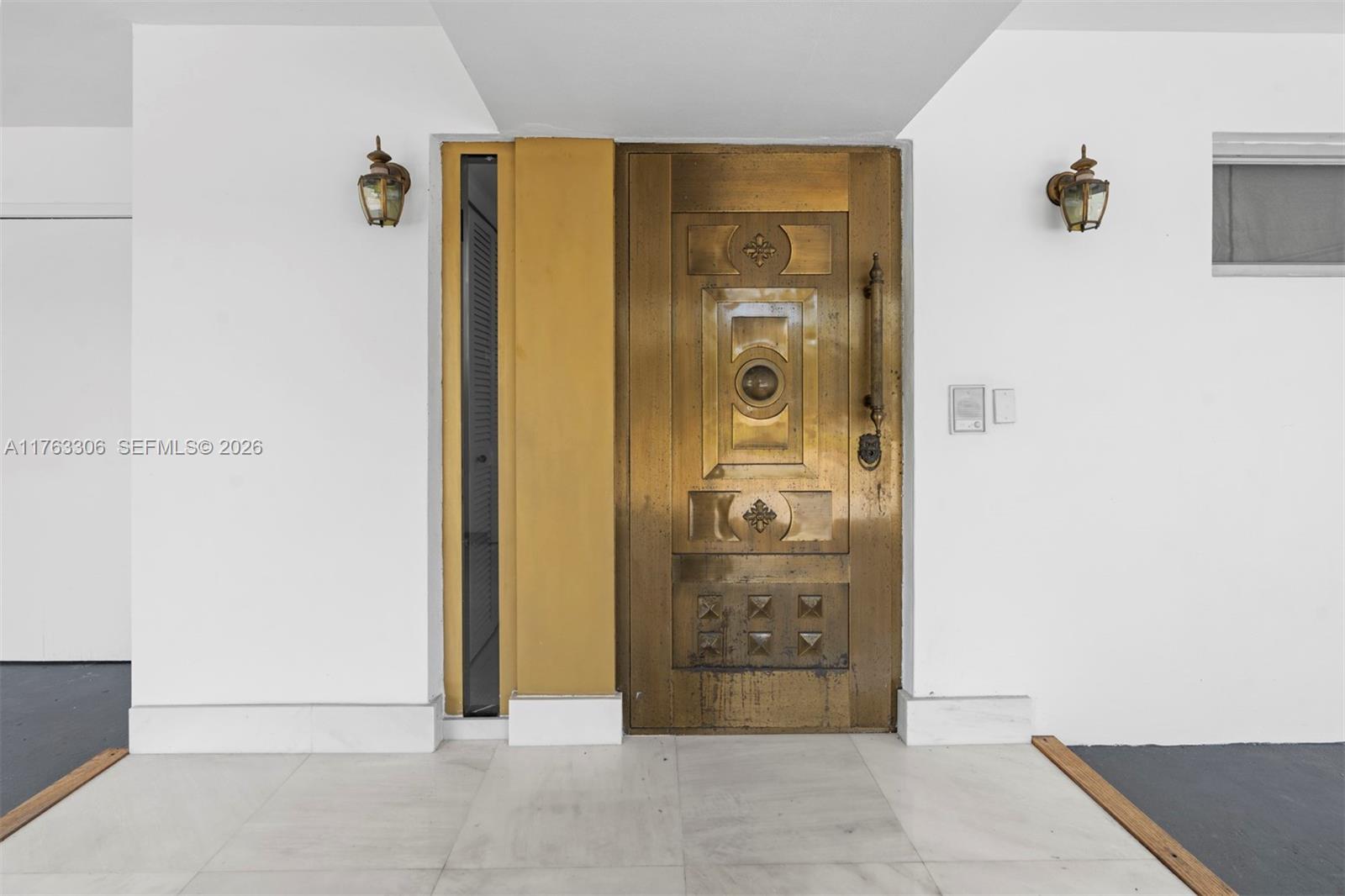 COUNTRY CLUB OF MIAMI CON - Residential