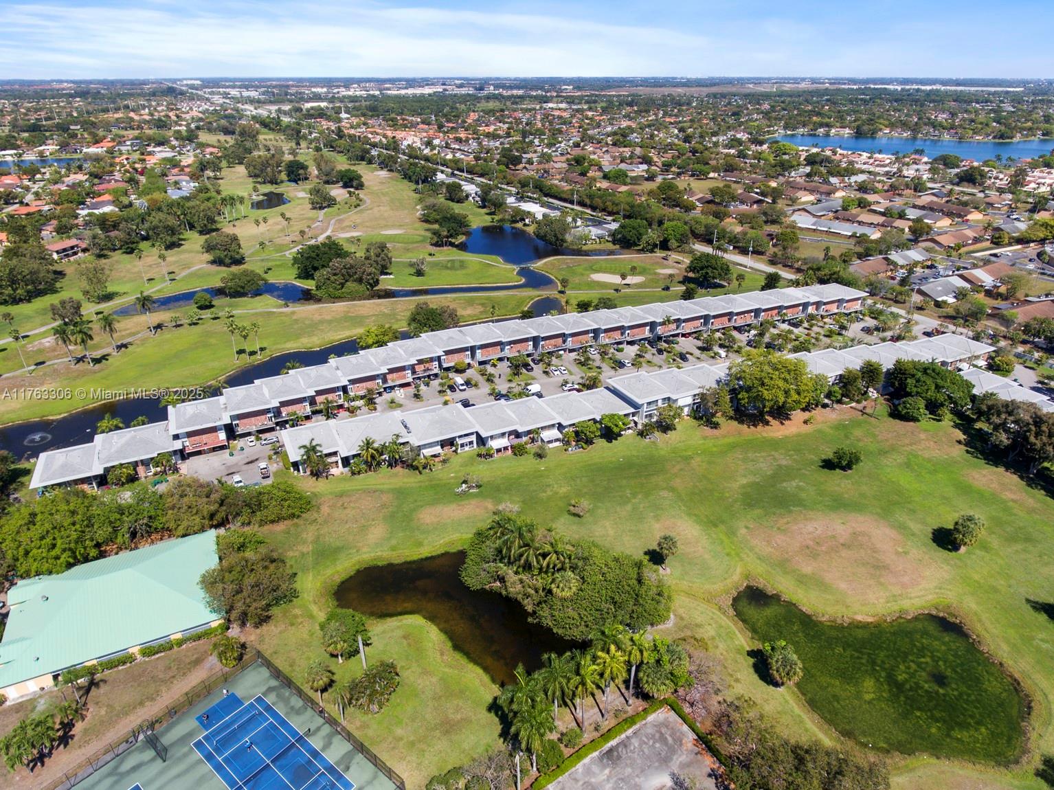 COUNTRY CLUB OF MIAMI CON - Residential