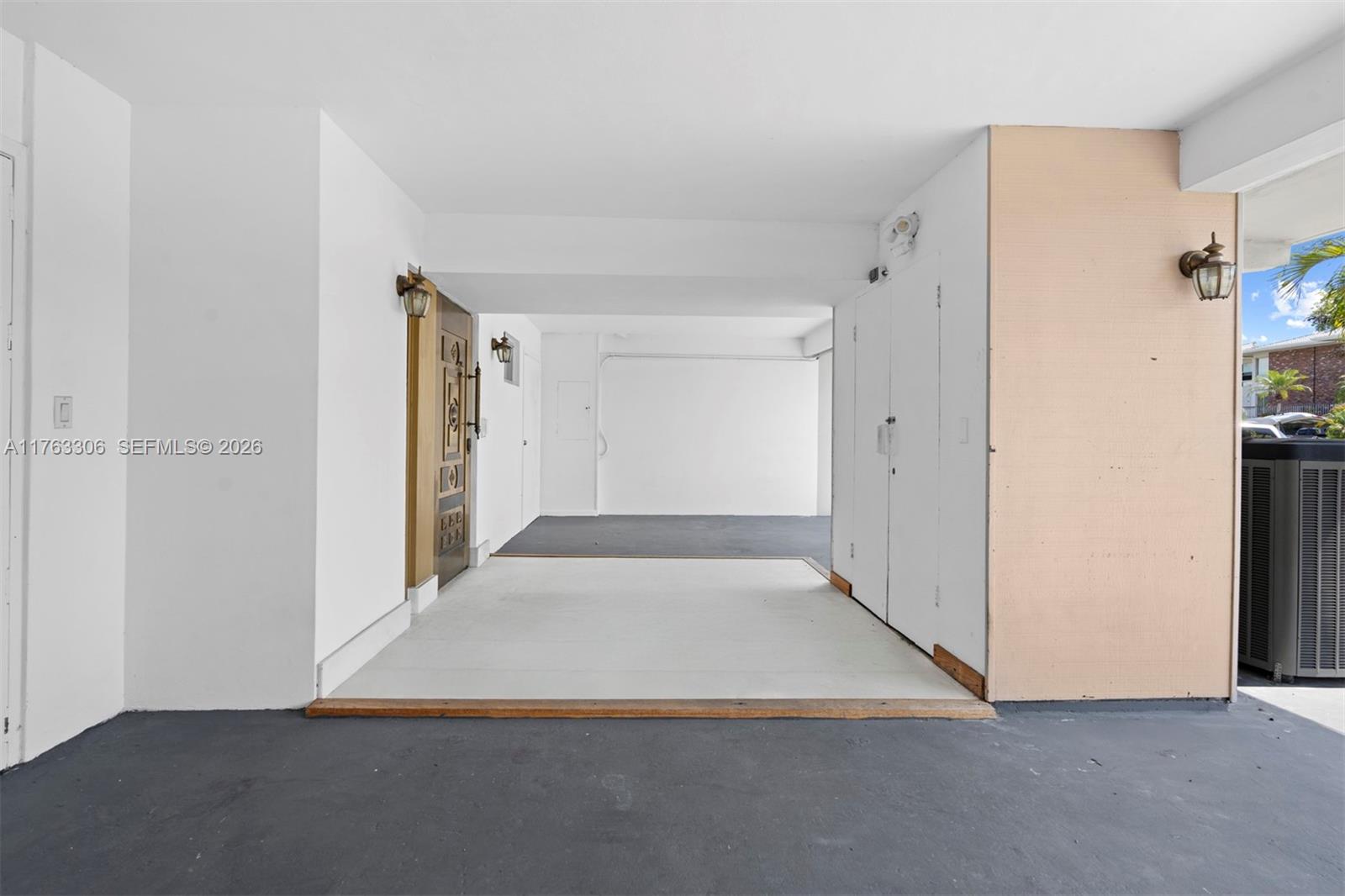 COUNTRY CLUB OF MIAMI CON - Residential