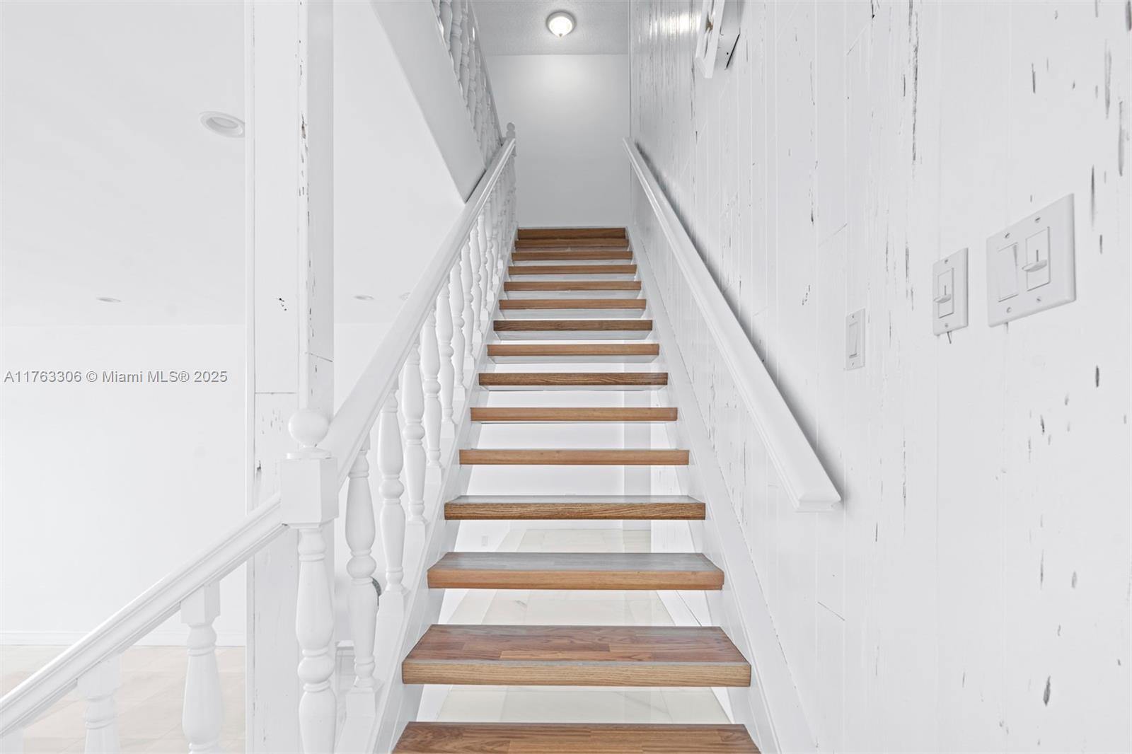 COUNTRY CLUB OF MIAMI CON - Residential