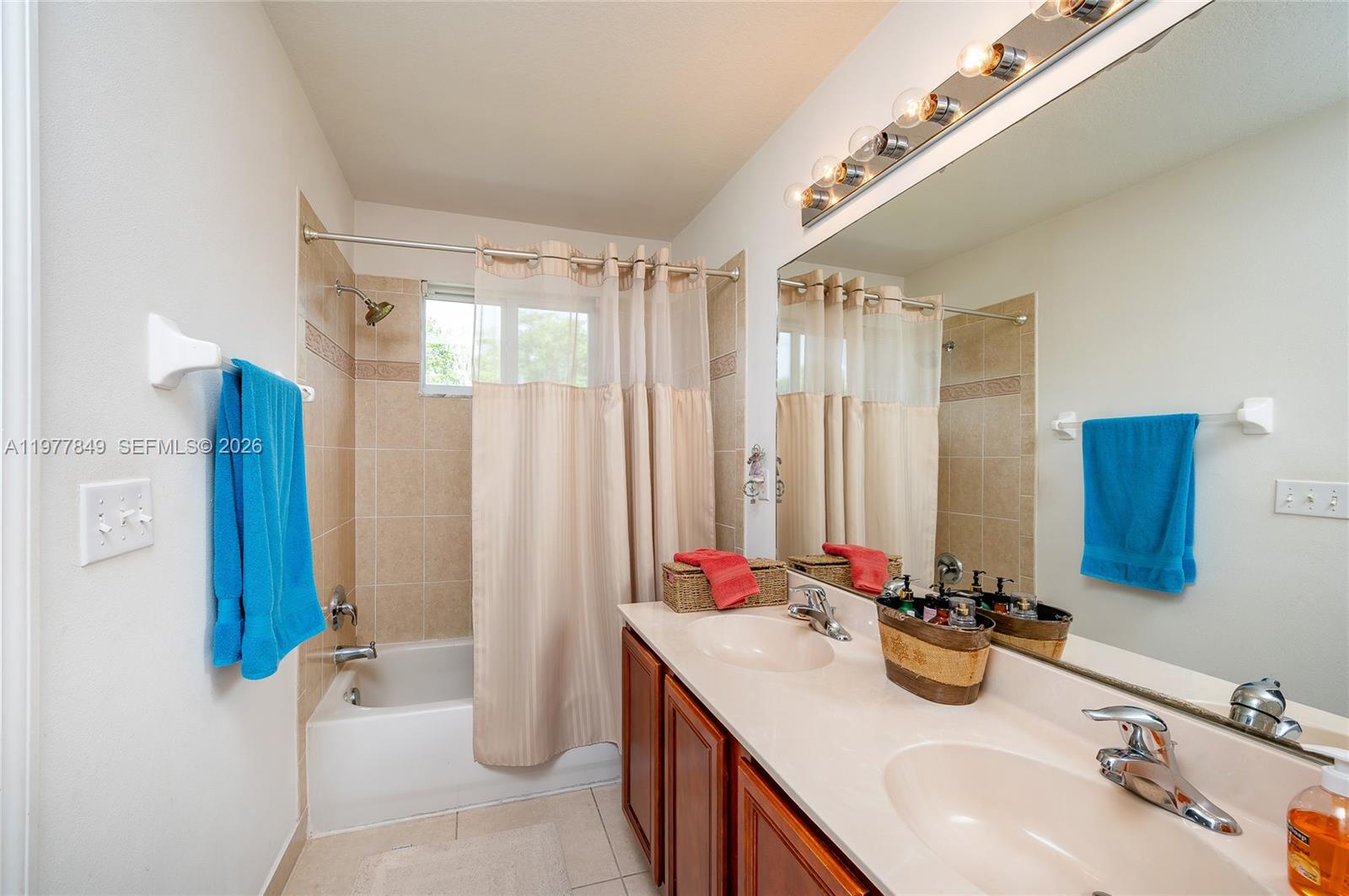 SILVER FALLS - Residential