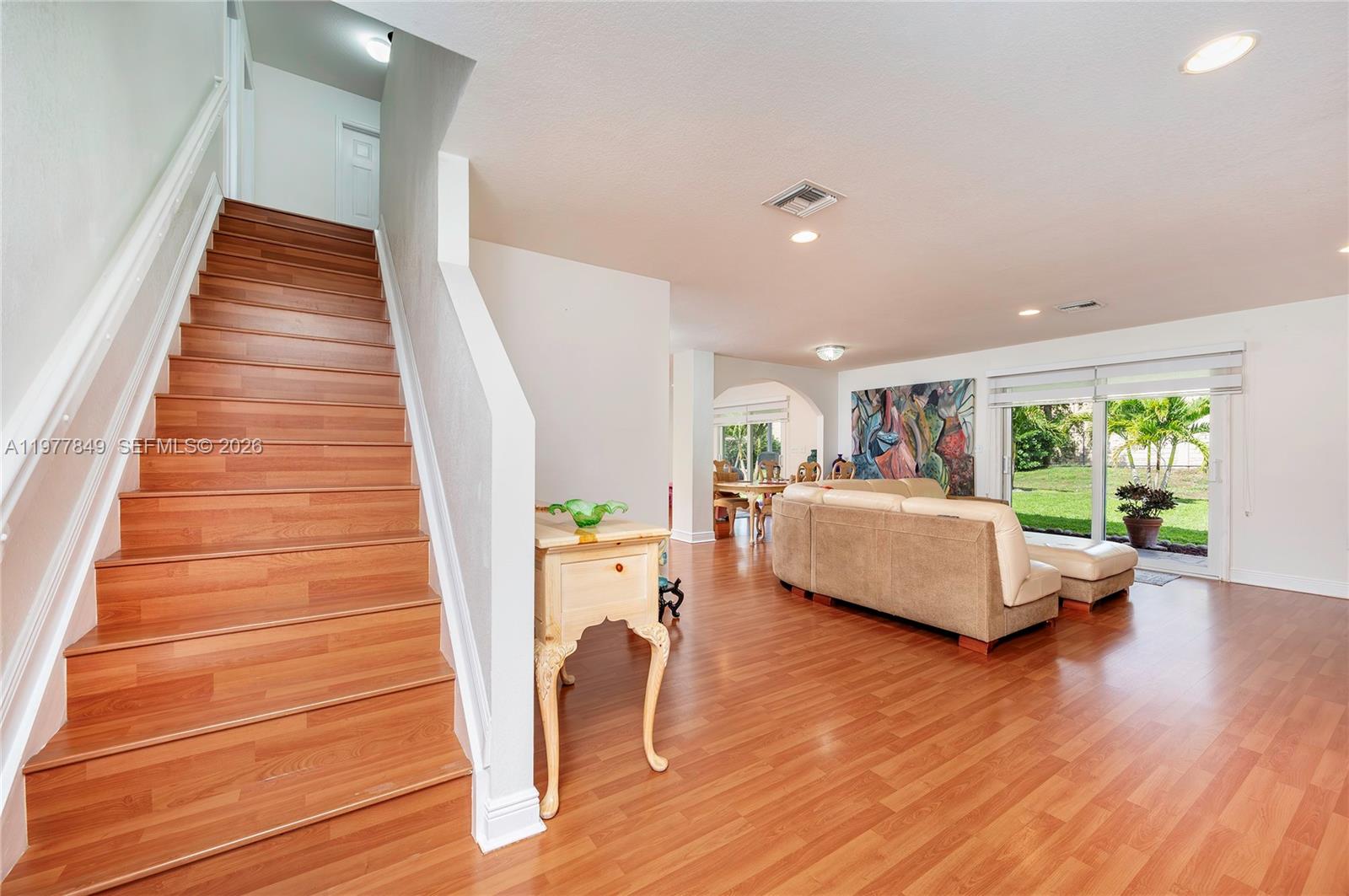 SILVER FALLS - Residential