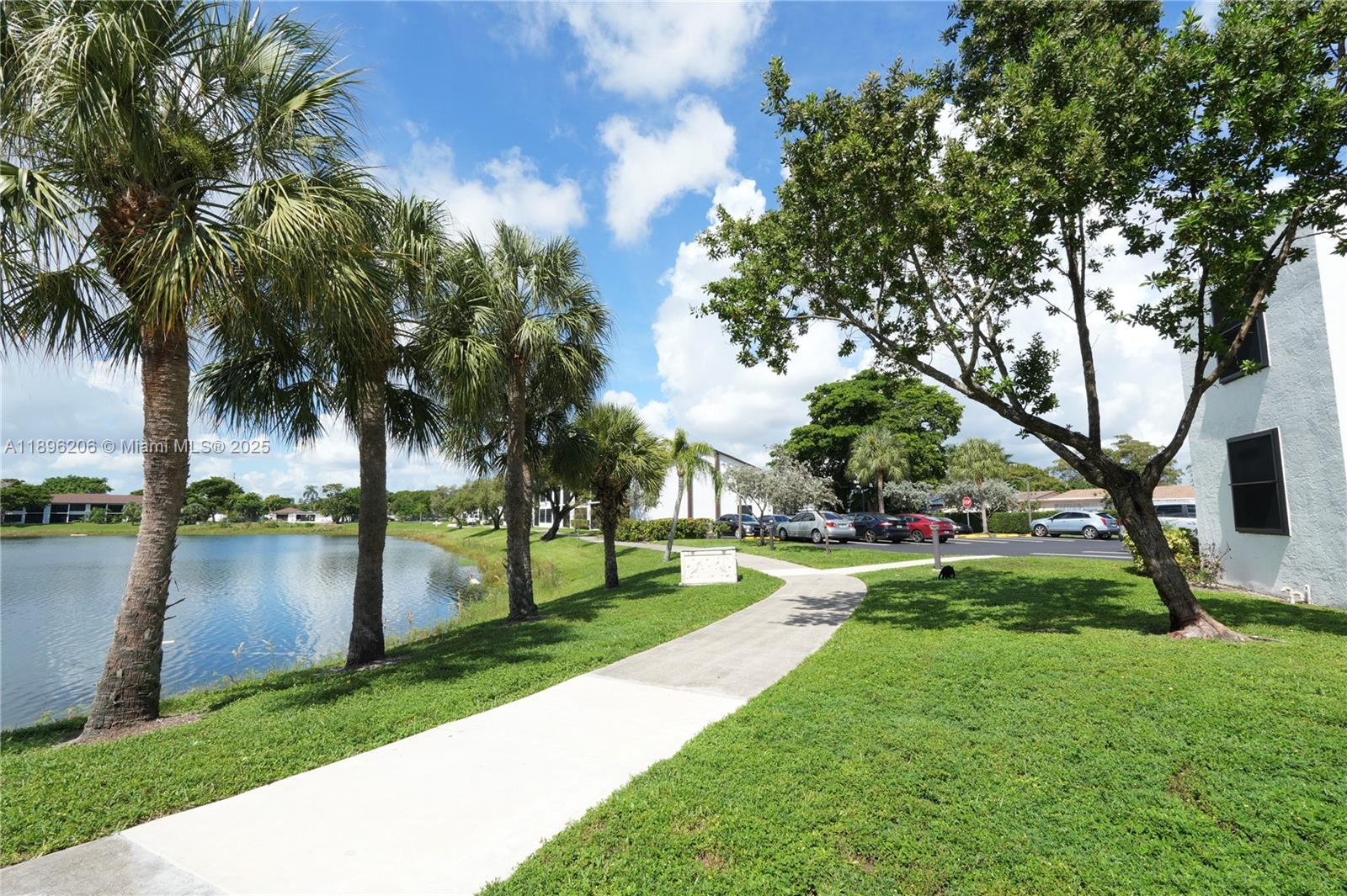 LAKE POINTE CONDOMINIUM - Residential