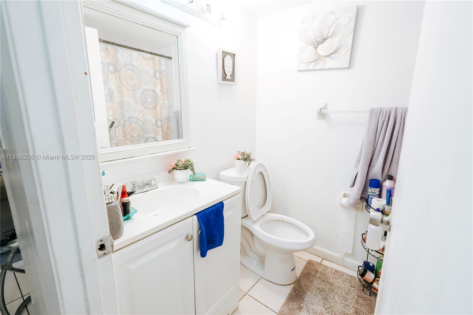 LAKE POINTE CONDOMINIUM - Residential