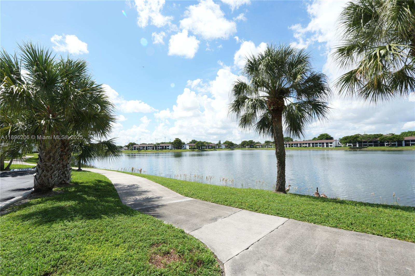 LAKE POINTE CONDOMINIUM - Residential