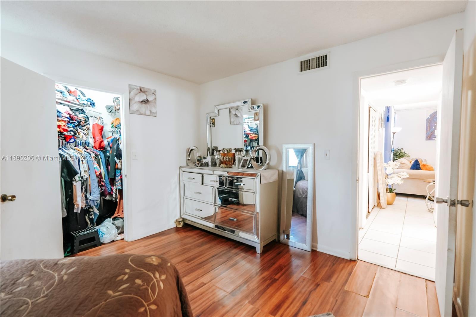 LAKE POINTE CONDOMINIUM - Residential