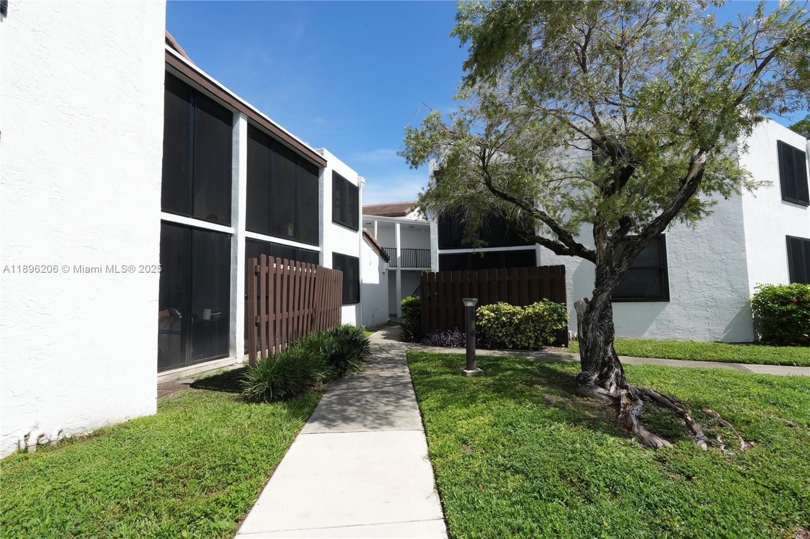 LAKE POINTE CONDOMINIUM - Residential