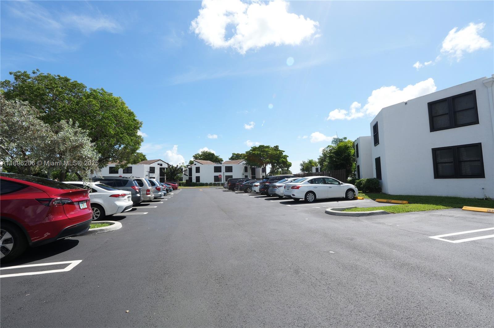 LAKE POINTE CONDOMINIUM - Residential