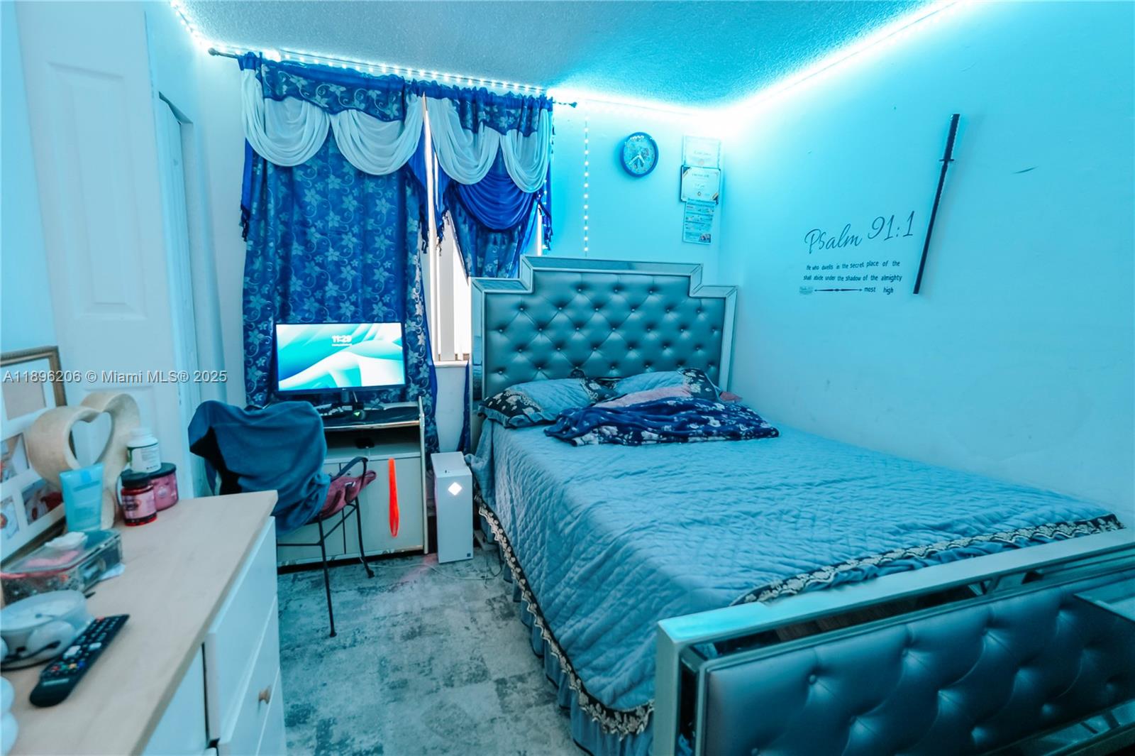 LAKE POINTE CONDOMINIUM - Residential