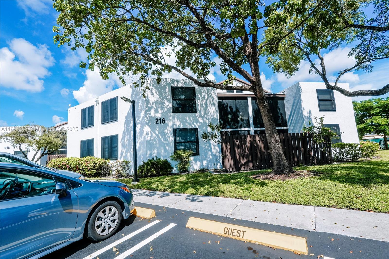 LAKE POINTE CONDOMINIUM - Residential